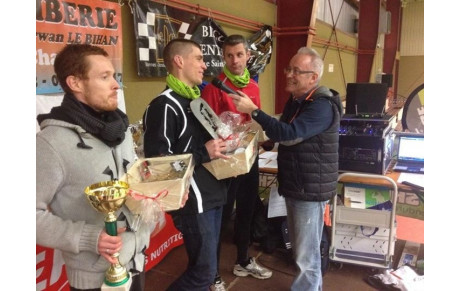 Eddie BLANCHARD en patron sur le trail nocturne de SENE.